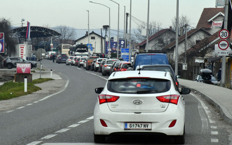 Velike gužve nakon produženog vikenda na ulazu u Hrvatsku iz BiH