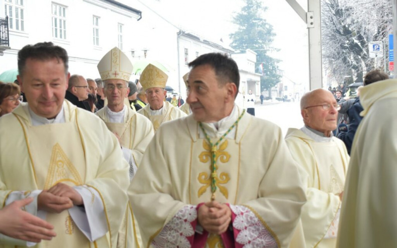 U katedrali u Gospiću zaređen ličko-senjski biskup mons. Marko Medo