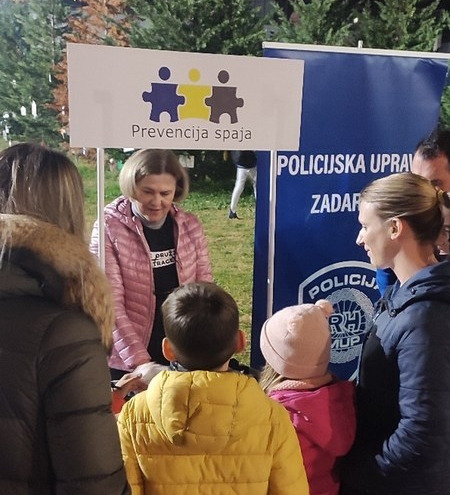 MIR I DOBRO Policija na Višnjiku dijelila savjete za sigurne blagdane