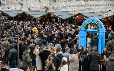 FOTO/VIDEO Malo koji grad voli i slavi Badnjak kao Zadar, pogledajte krcate ulice Poluotoka!