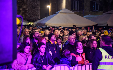 FOTO Bili smo na dočeku i provjerili očekivanja sugrađana i gostiju: ‘Zadar ima dušu. Sve je predivno’