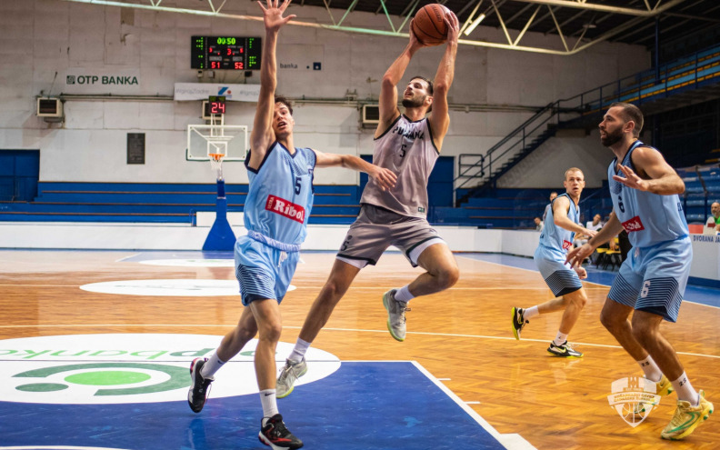 Jazine potopljene u Brodu, Zeleni preko Kaštelana do pete pobjede zaredom