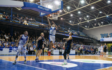 Zadar razmontirao Dinamo u grotlu starih Jazina