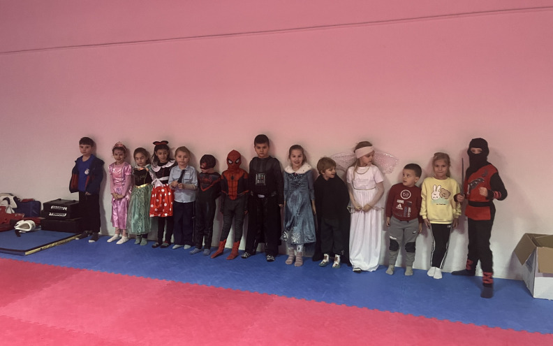 ZABAVA POD MASKAMA Mali Zadrani na taekwondo trening došli maskirani u svoje najdraže likove