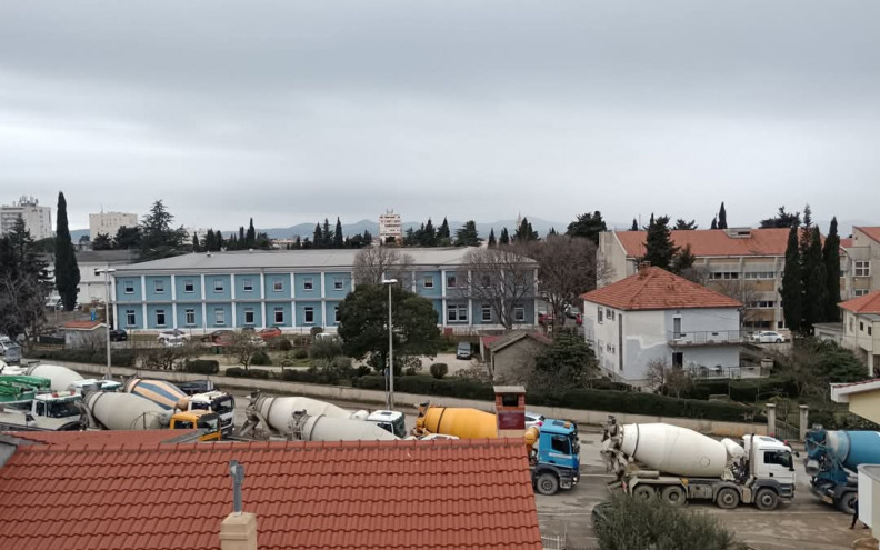 Kolona od desetak miksera za beton iznenadila stanovnike kvarta u blizini Vruljice: ‘Samo me zanima…’