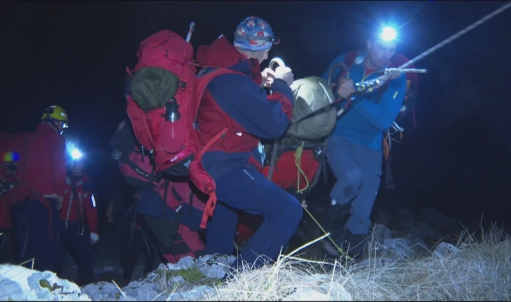 AKCIJA SPAŠAVANJA HGSS spasio planinara s Velebita: 'Odronio se kamen i ja sam izvrnuo koljeno...'