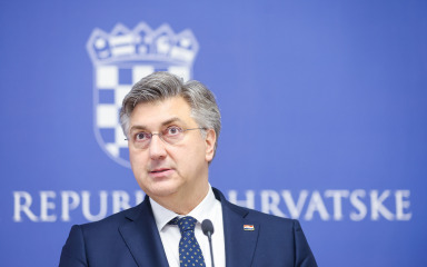 Plenković razgovarao sa Zelenskijem: Hrvatska razumije kroz što Ukrajina prolazi