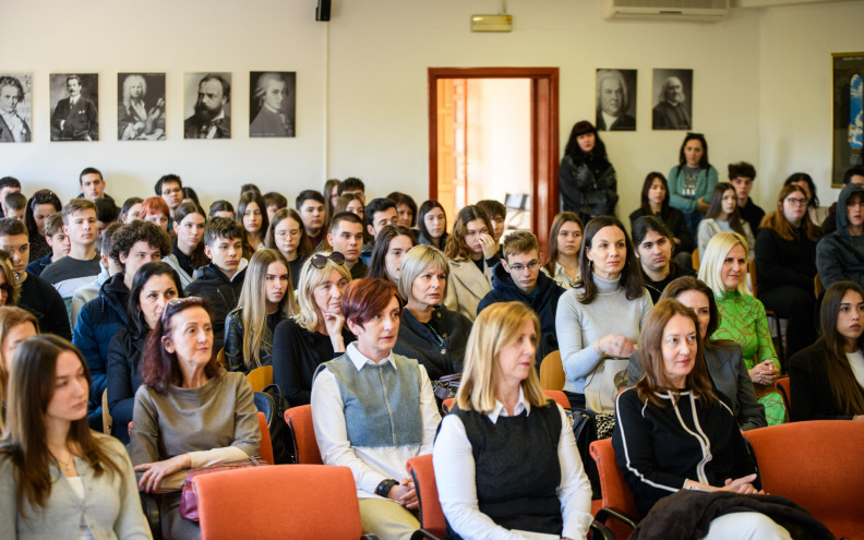 Svečano otvoreno županijsko natjecanje iz stranih jezika: ‘Ove godine imamo stotinjak učenika…’