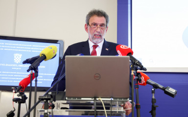 Fuchs: Školska godina će se produžiti tamo gdje bude potrebno