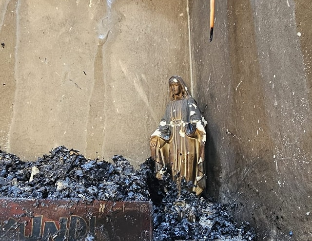 NEVJEROJATNO Požar u obrovačkoj zgradi uništio sve osim - Gospe