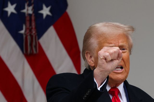 Trump nakon napada zaziva i promjenu iranskog režima