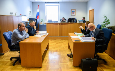 SLUČAJ BENZINSKA Zaposlenik tvrtke Tri Bartola o pritiscima zaposlenika Općine Vir