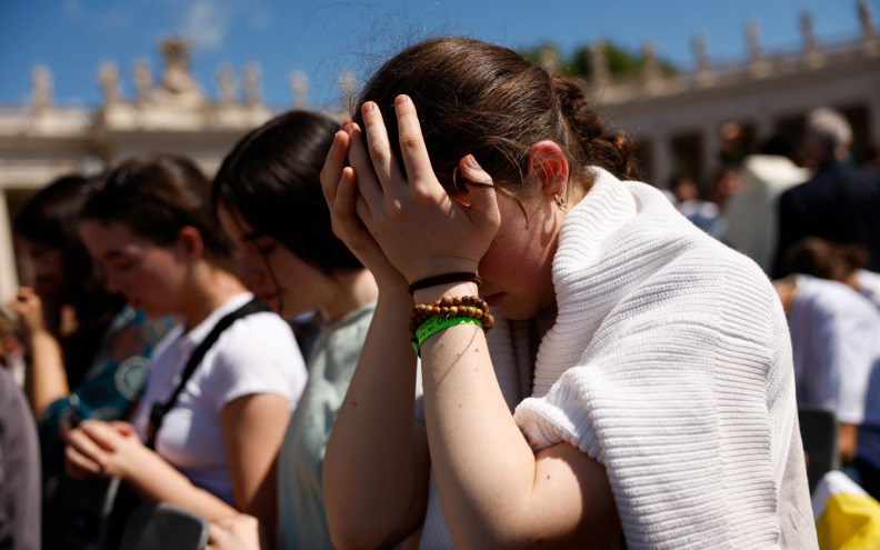 Počeo posljednji ispraćaj pape Franje na Trgu svetog Petra, stigli i brojni svjetski čelnici