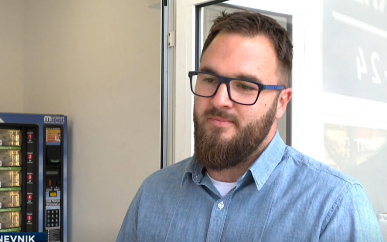 Mladi poduzetnik iz Podgradine pokrenuo posao s jajomatima: 'Naša jaja su sva prodana...'