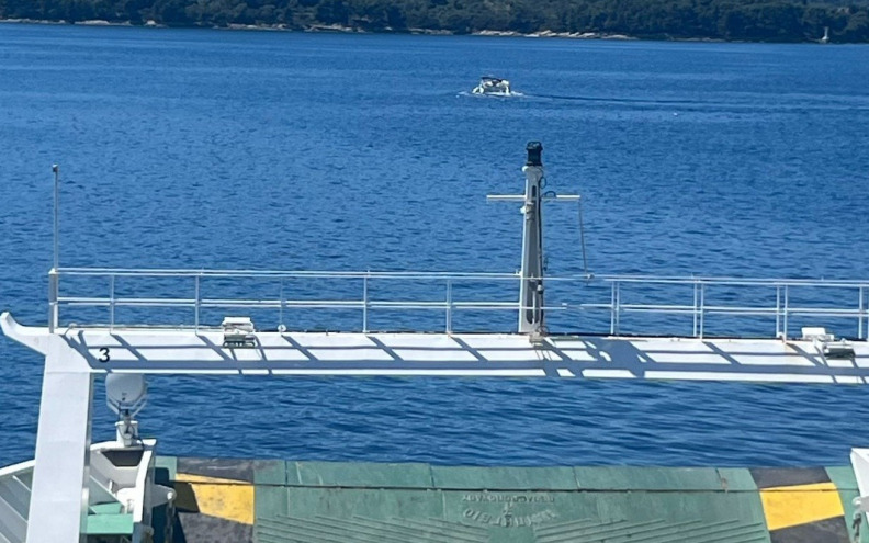 DETALJI POMORSKE NESREĆE Na jedrilici bio jedan član posade, spasio se skokom u more