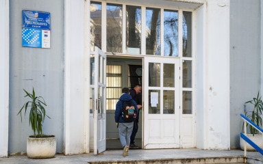 Školskim zaštitarima veće plaće, ali će biti i kosci i kotlovničari