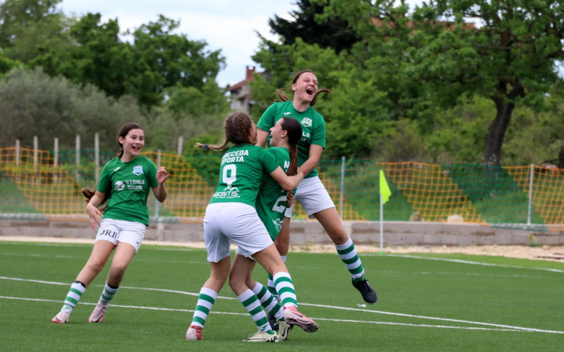 Ženski nogomet treba razvijati jednako kao i muški