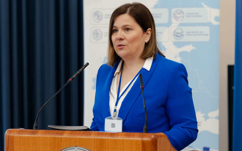 KAKAV ODGOJ ŽELIMO? “Znamo li mi dinosauri kako odgajati ove mlade generacije?”