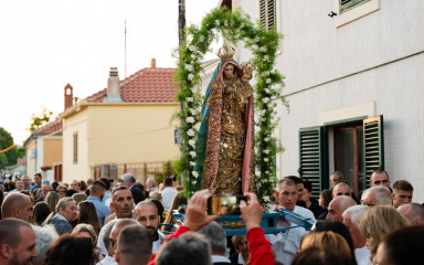 FOTO Pogledajte kako su Arbanasi proslavili svetkovinu Gospe Loretske