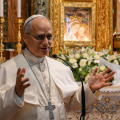 Papa zbog tehničkog kvara posudio zrakoplov španjolskog kralja da se vrati u Rim