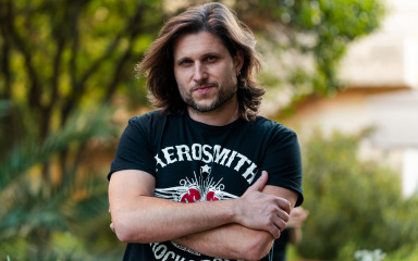 Radijski voditelj i glazbenik Antonio Šarić slavi stotu epizodu svog podcasta