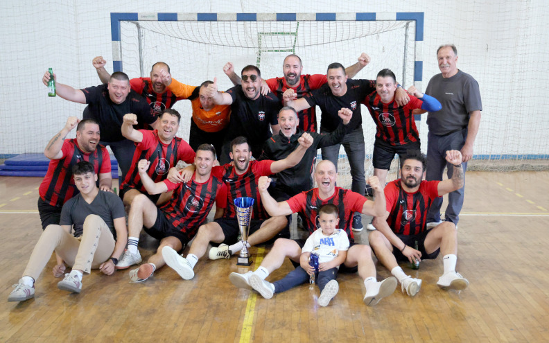 Arbanasi proslavili prvu titulu u županijskoj ligi veterana