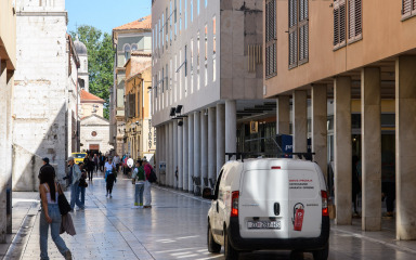 Građanima smetaju gužve na Poluotoku: “Još i istrpiš dostavna vozila, ali romobile…”