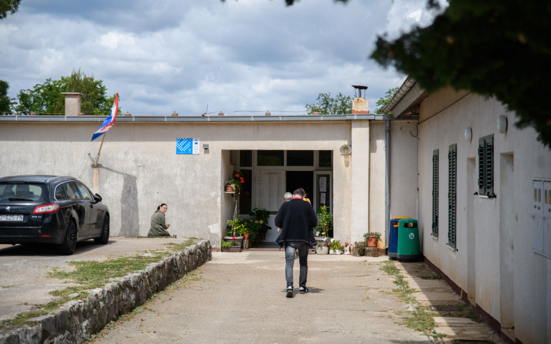 U Obrovcu je već tradicionalno više glasača nego žitelja: 'Nazivati te ljude sendvičarima je stvarno...'