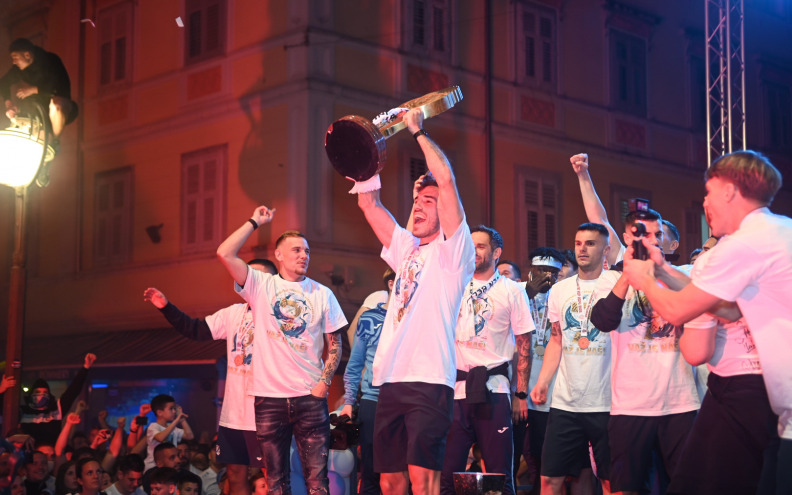 Dinamo u skupini Europske lige, Varaždin u pretkolu Konferencijske