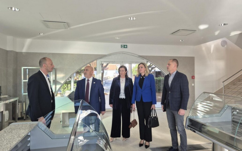 U Novalji otvorena nova gradska tržnica i ribarnica