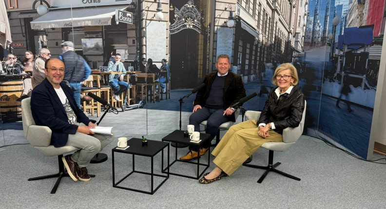 ŠPICA S MACANOM Svijet se mijenja, a preduvjet za kreiranje novog poretka je mir