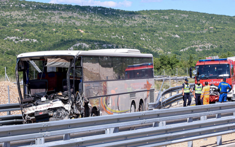 Sudar autobusa na A1, dvanaest osoba lakše ozlijeđeno