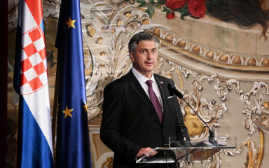 Plenković o povijesti Hrvatske: Od “oba su pala” do hrvatskih Rafalea