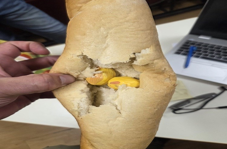 Muškarac prenosio heroin u kruhu