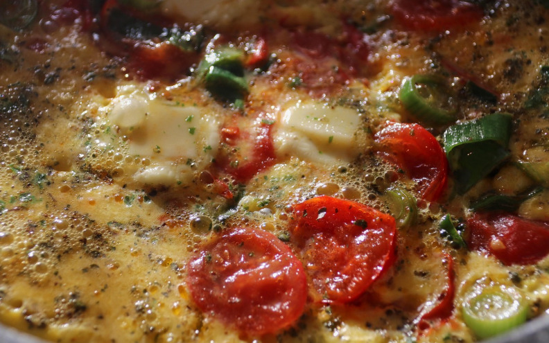 Napravite niskokalorični omlet pun sezonskog povrća