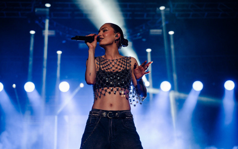 Suradnja Hiljsona Mandele i Miach najemitiraniji singl u prvoj polovini 2025.