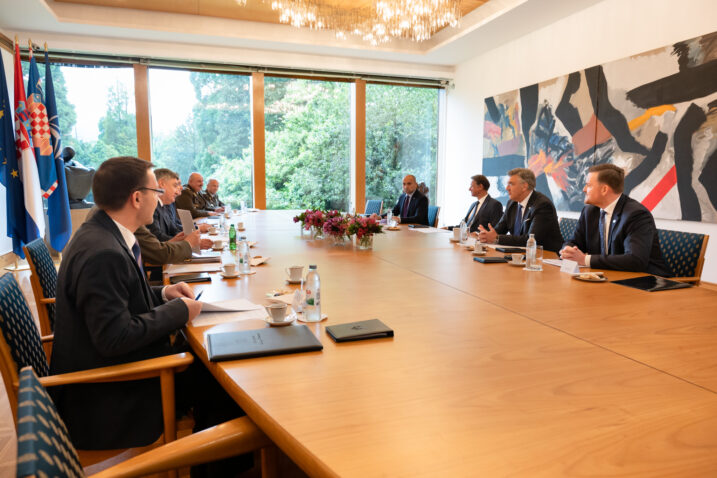 Vijeće za obranu prihvatilo nacrte Strategije obrane i Dugoročnog plana razvoja OS