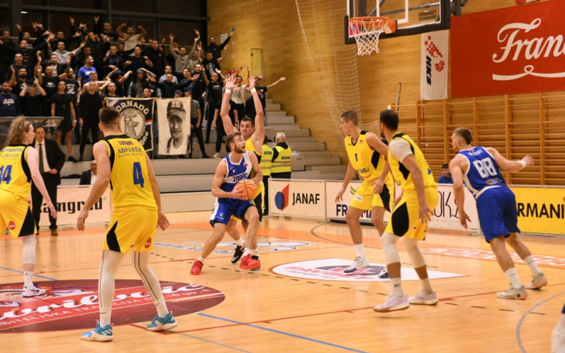 Košarkaši Zadra rutinski do pobjede u Zaboku i plasmana u polufinale