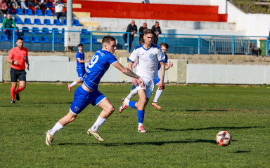 Zadru licenca koju može objesiti mačku o rep, Primorac u problemima