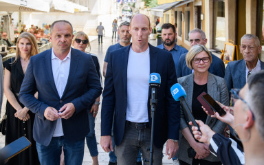 Radeta optužuje Ustavni sud za političku odluku: ‘Pao je mit o pravdi!’