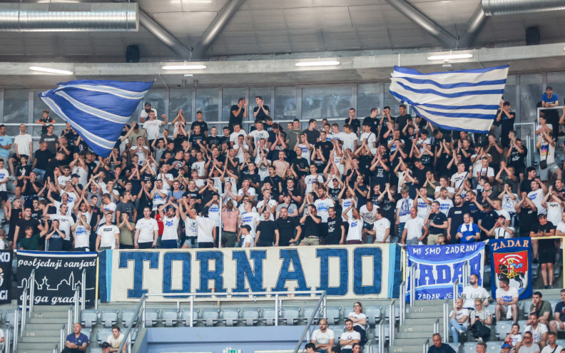 Dvije bučne detonacije pokvarile odličnu atmosferu na tribinama