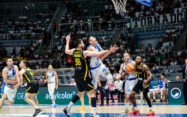 Zadrani granitnom obranom slomili Žute i poveli s 1-0