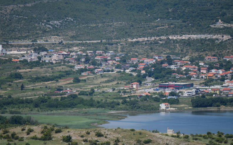 PODSTANARI IZ PAKLA Mjesecima nisu htjeli izaći iz stana u Posedarju!