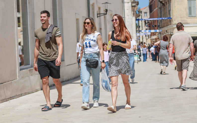 [FOTO] Subotnja špica puna sunca, šušura i sporta