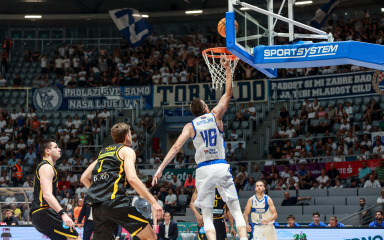 Košarkaši Zadra novom dominantnom partijom nadvisili Žute i stigli na korak do titule