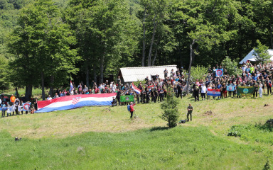 Pohod u sjećanje na hrvatske branitelje poginule na Velebitu
