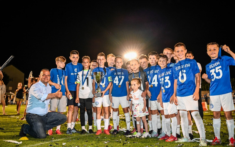 Zadarnovi prvo i drugo mjesto, Abecedi bronca