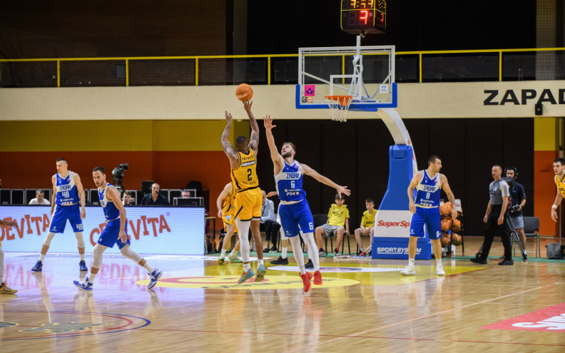 Umjesto metle Jusupove igrače dopala škovacera