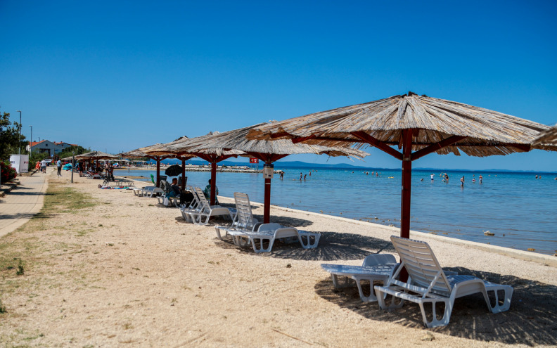 FOTO Natpis na vratima u okolici Zadra nasmijao mnoge: 'Siesta po dalmatinski'