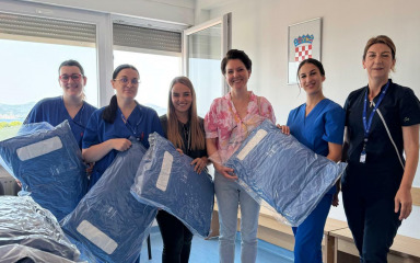 DV Ribica donirao jastuke bolnici